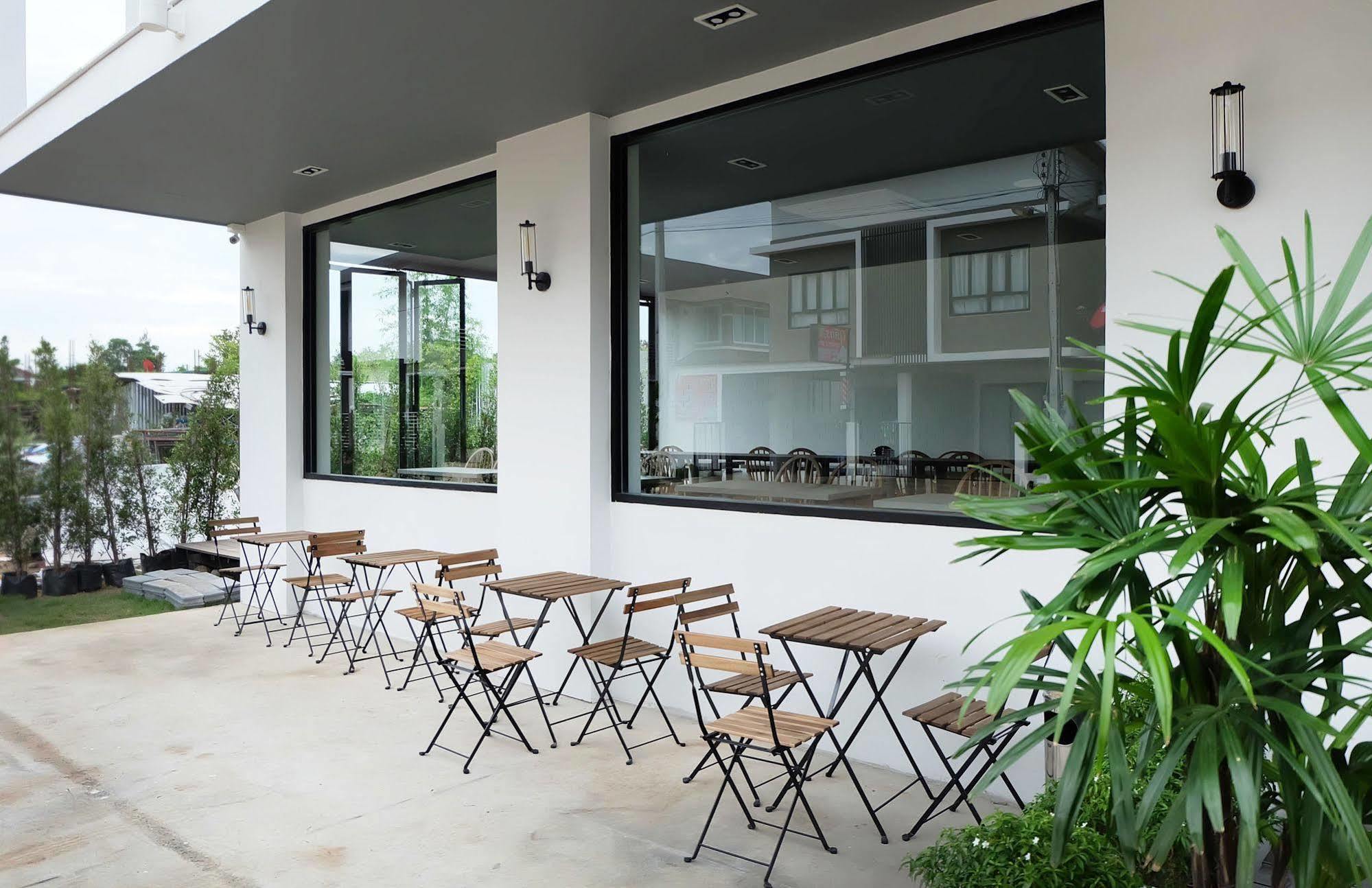 Srianunt Boutique Hotel ブリーラム エクステリア 写真